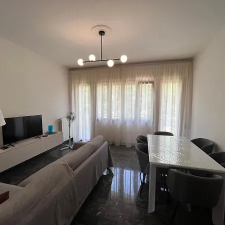 Comfort A Due Passi Dal Mare Viareggio